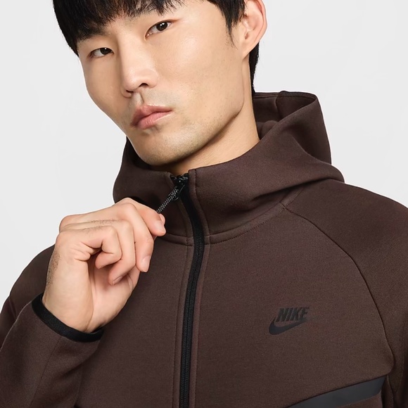 Nike Tech Fleece - Picture 5 of 14